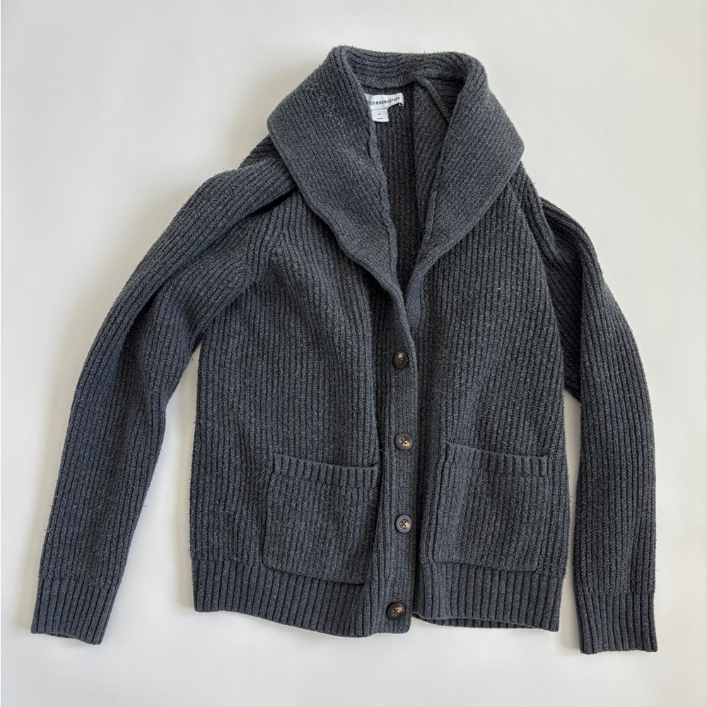 Amazon Essential Men’s medium gray cardigan